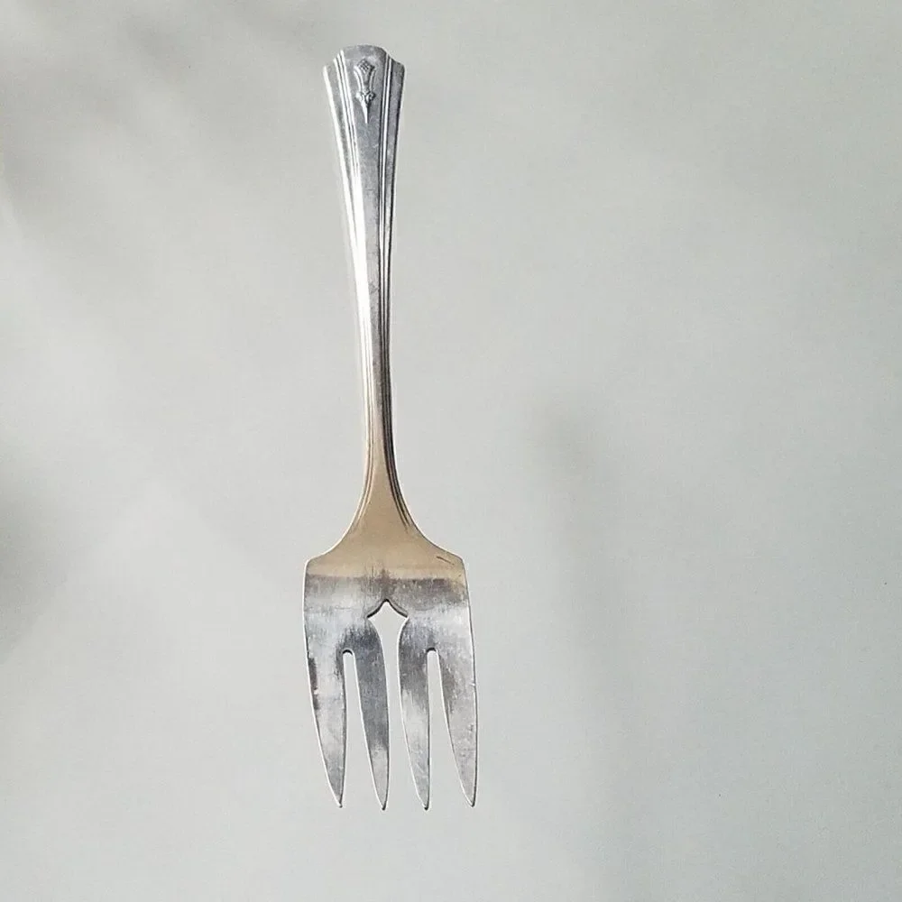 Peerless Oneida Silver Plate 1933 Charmion Pattern Serving Fork 8.25 in